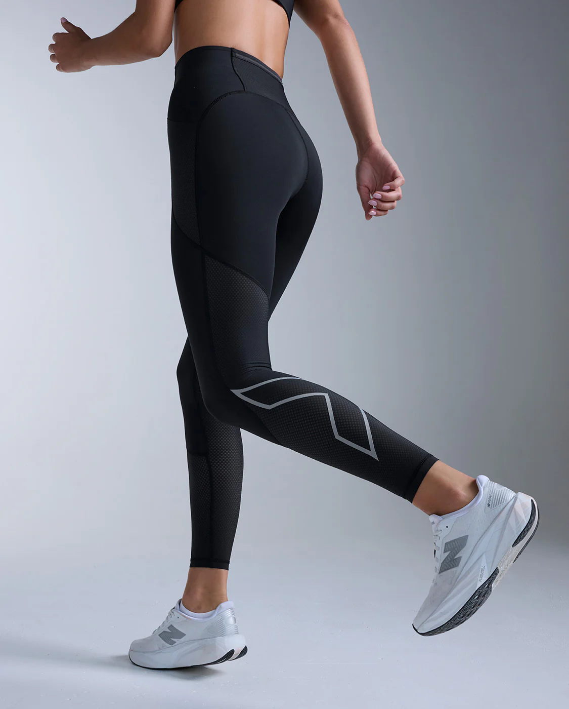 Aero Mesh Hi-Rise Compression Tights - Image 7