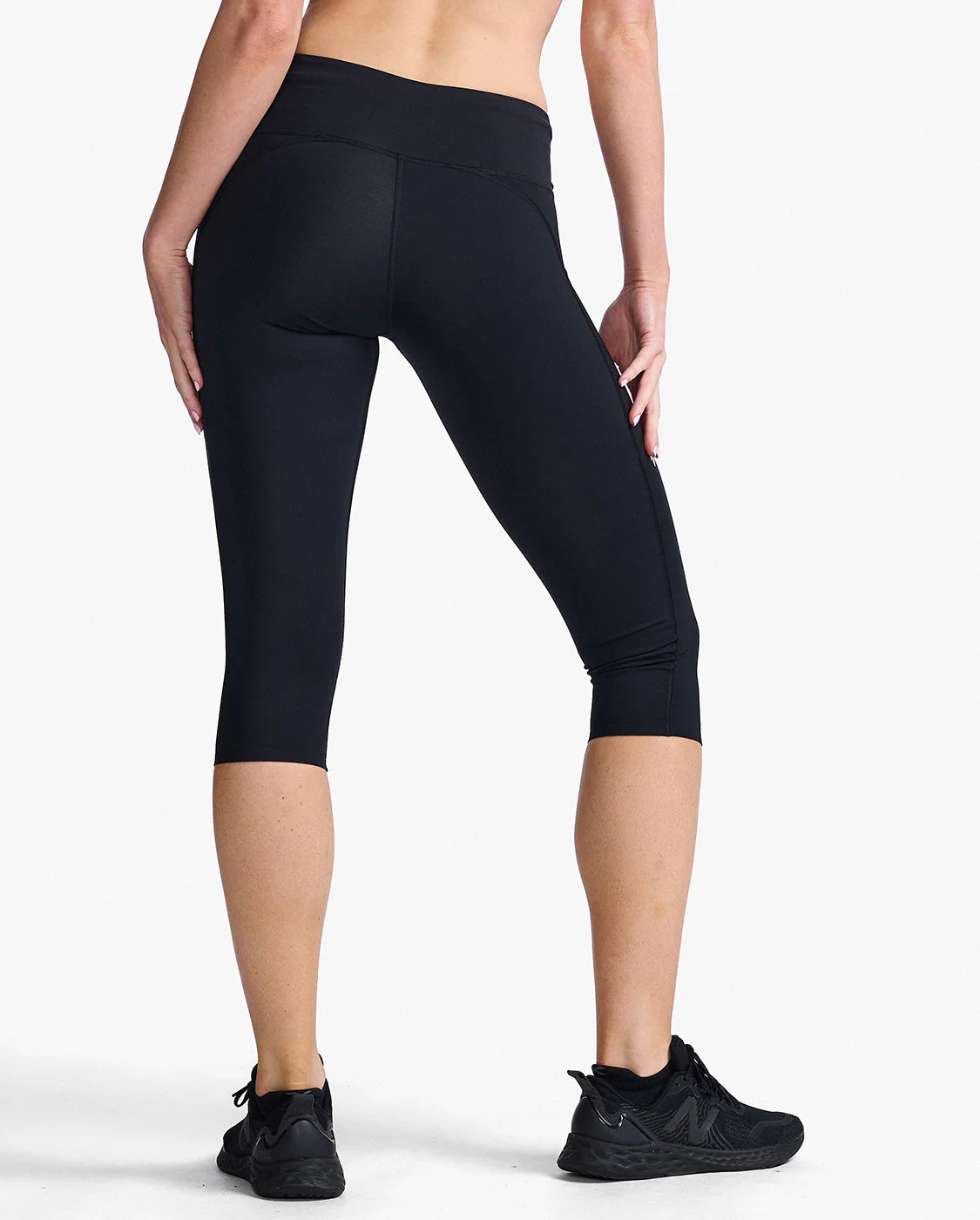 Aero Mid-Rise Compression 3/4 Tights - Image 5