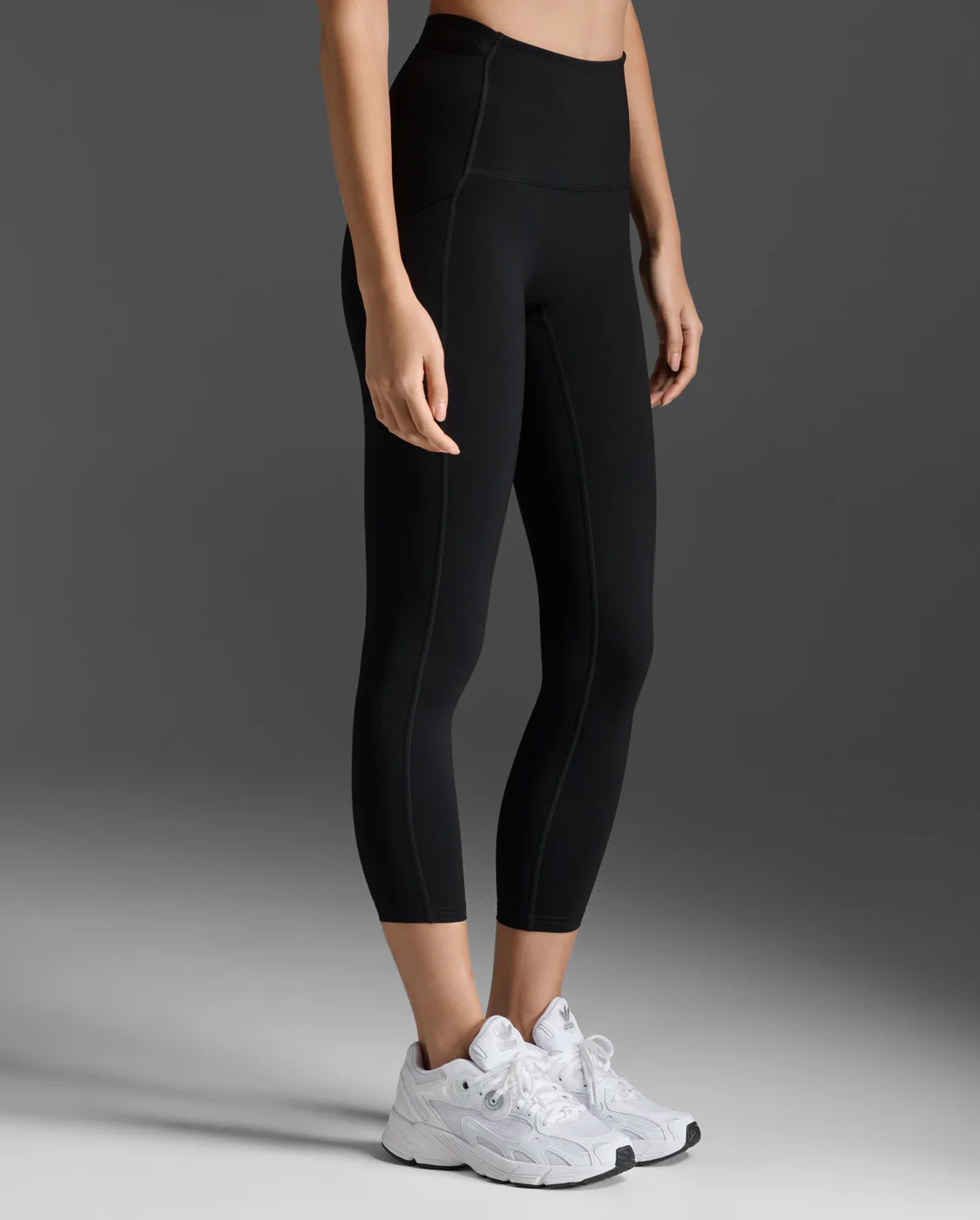 Form Stash Hi-Rise Compression 7/8 Tights with Pockets - Image 4
