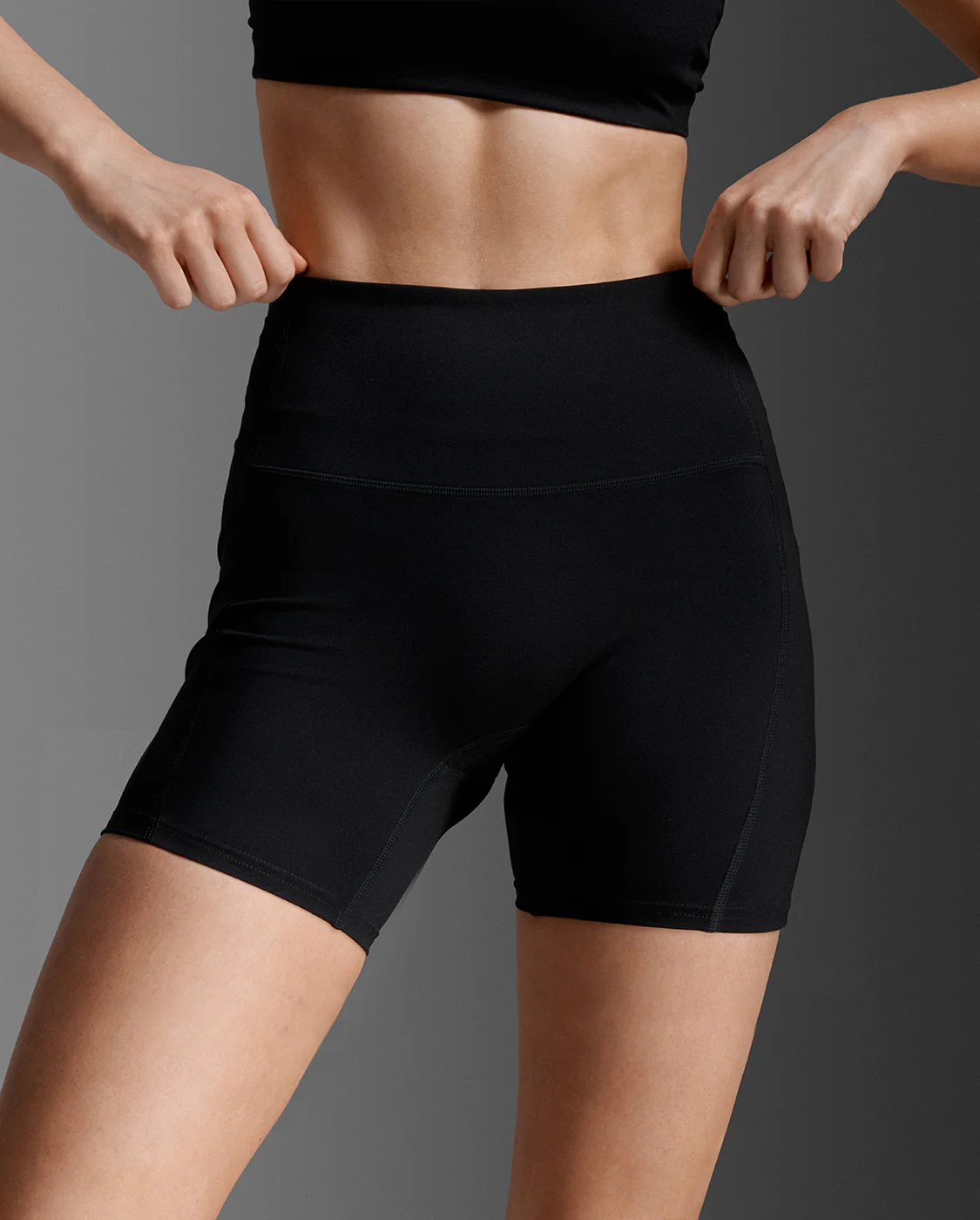 Form Stash Hi-Rise 4" Compression Short with Pockets - Image 6