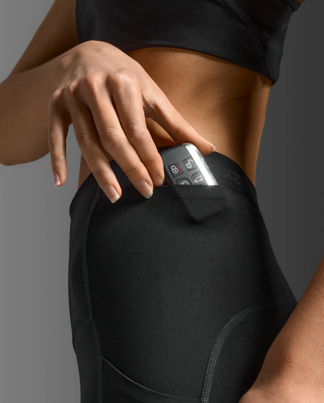 Form Stash Hi-Rise Compression 3/4 Tights with Pockets - Image 7