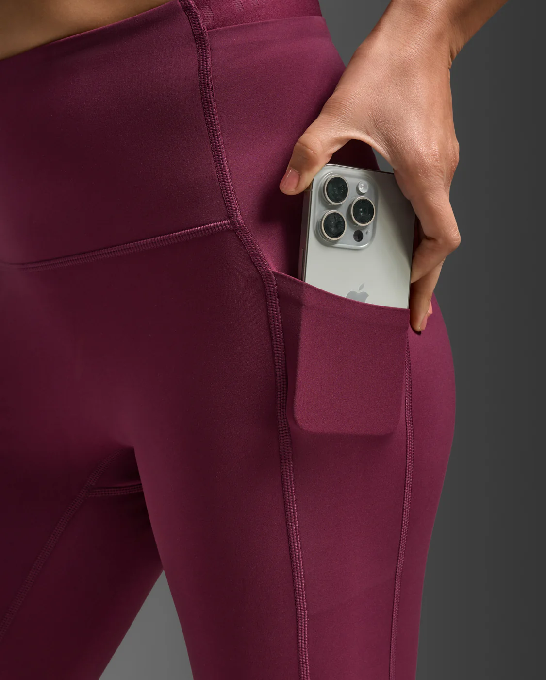 Form Stash Hi-Rise Compression 7/8 Tights with Pockets - Image 6