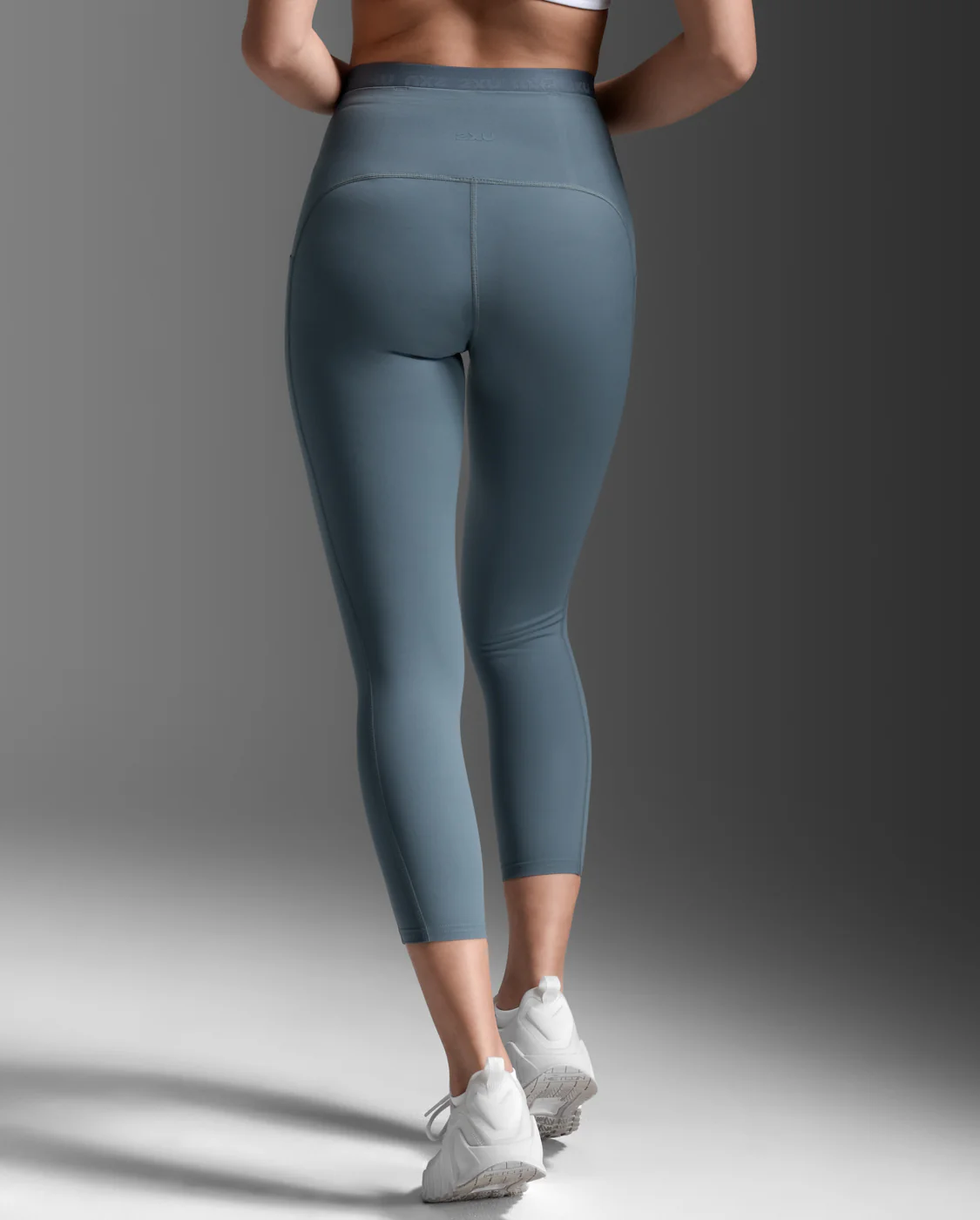 Form Stash Hi-Rise Compression 7/8 Tights with Pockets - Image 3