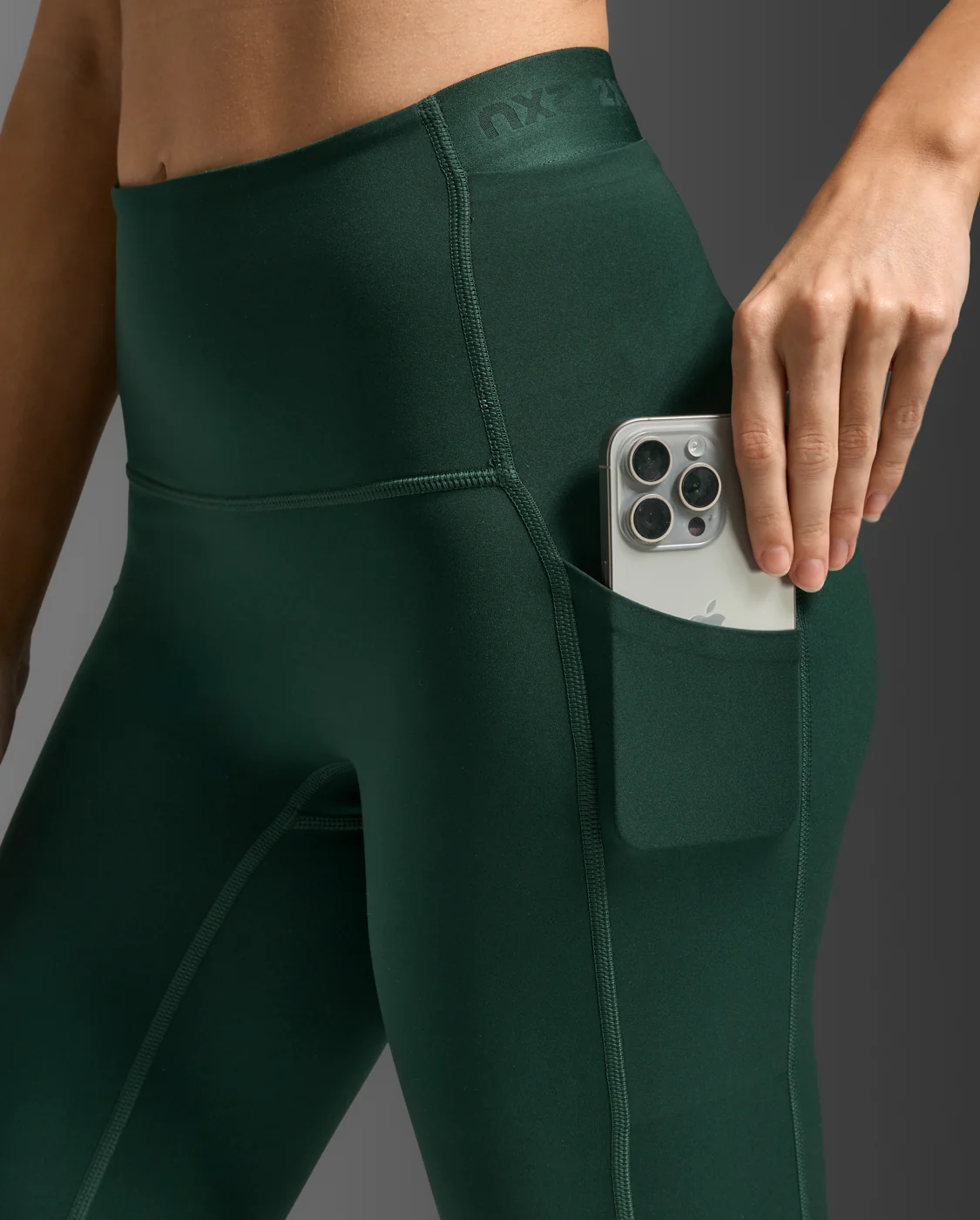 Form Stash Hi-Rise Compression 7/8 Tights with Pockets - Image 7