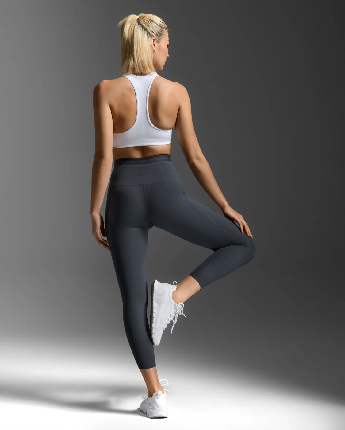 Form Stash Hi-Rise Compression 7/8 Tights with Pockets - Image 3