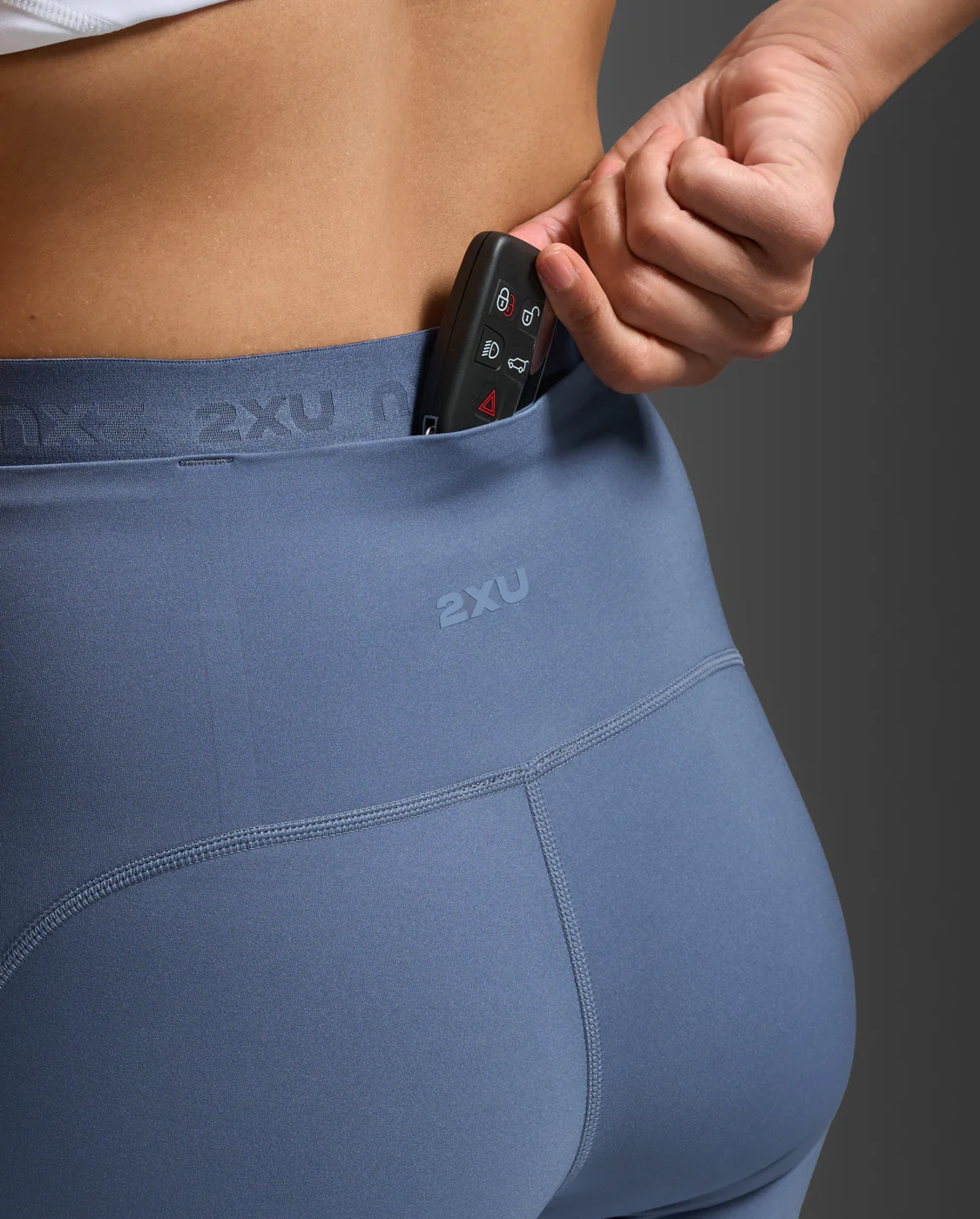 Form Stash Hi-Rise Compression 7/8 Tights with Pockets - Image 8
